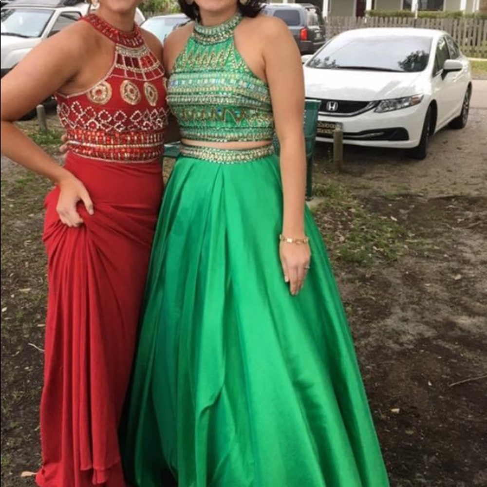 Green Sherri Hill prom dress